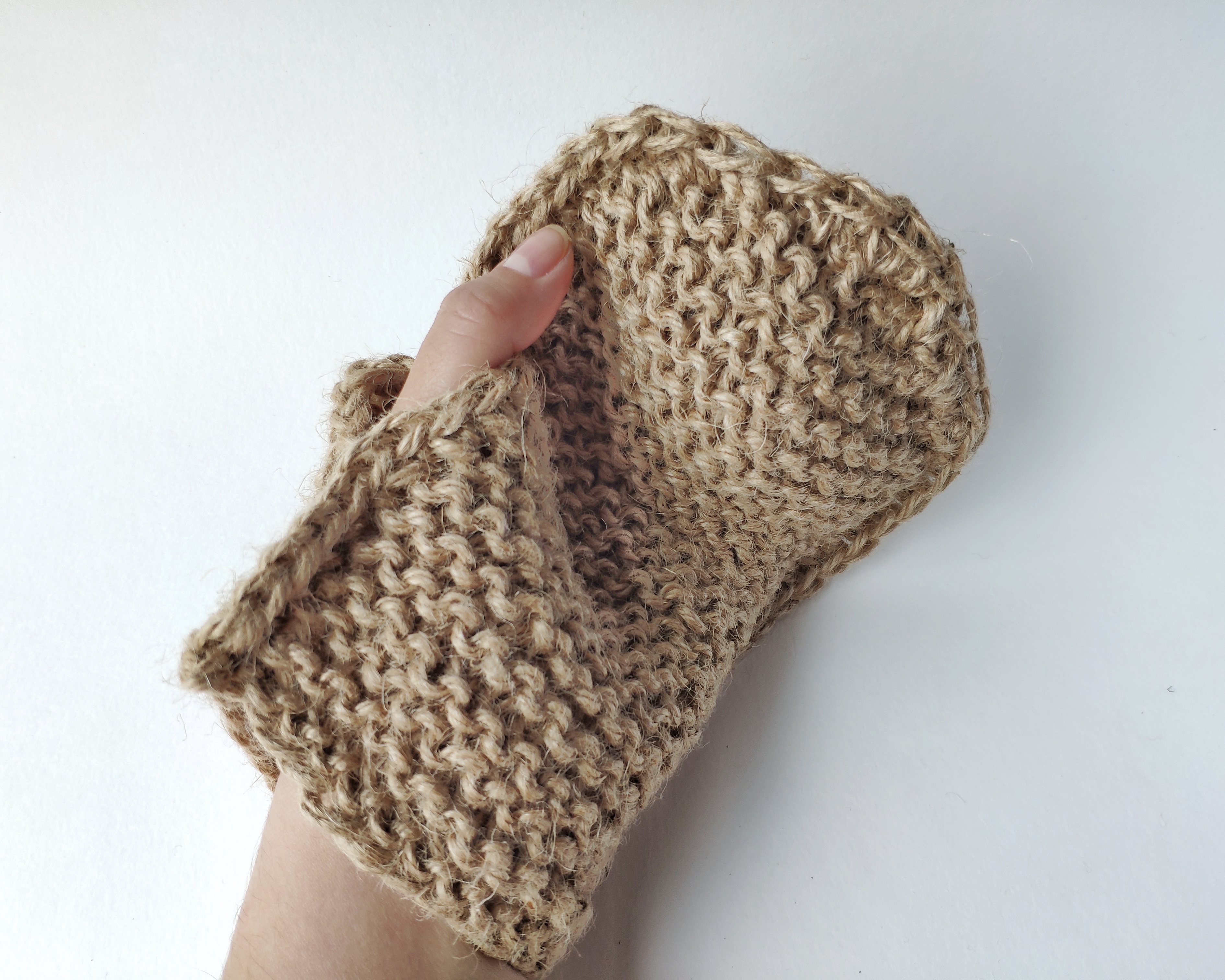 картинка Мочалка-рукавичка из джута от интернет-магазина BIEN Organic