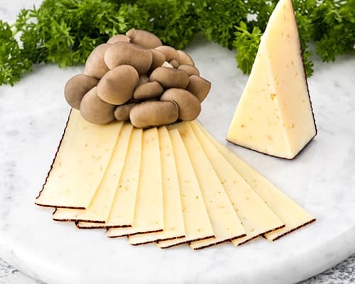 картинка Сыр "Фермерский", с белыми грибами от интернет-магазина BIEN Organic